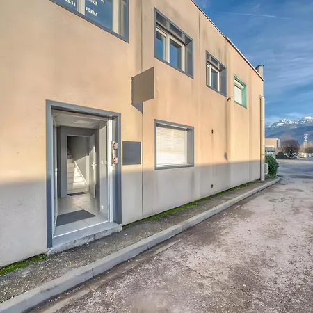 Campus & Work Apartment